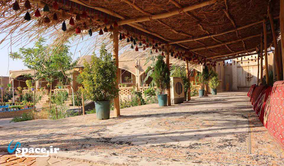 نمای محوطه اقامتگاه بوم گردی عمو مش رضا - ورامین - روستای کویرآباد